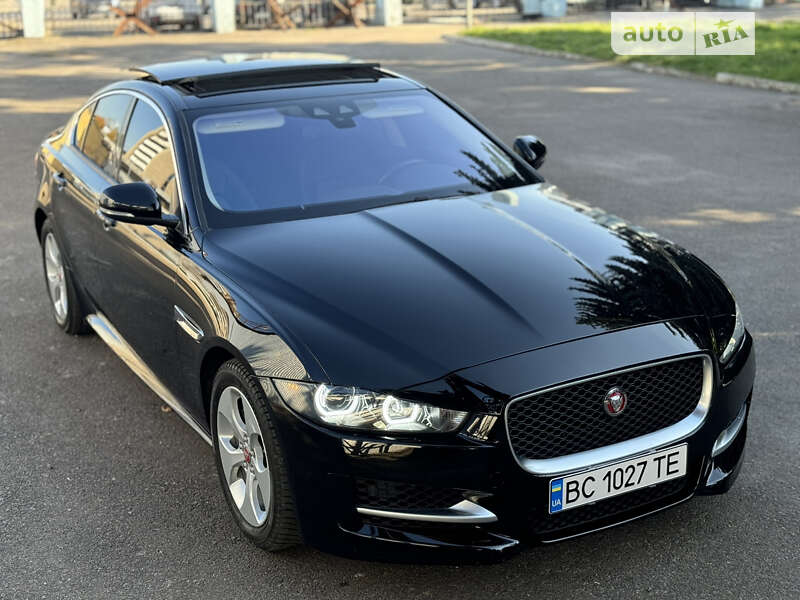 Jaguar Xe (2016)