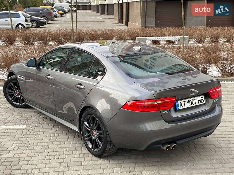 Jaguar Xe (2016)
