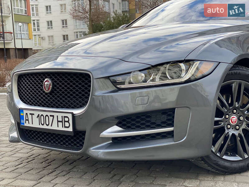Jaguar Xe (2016)