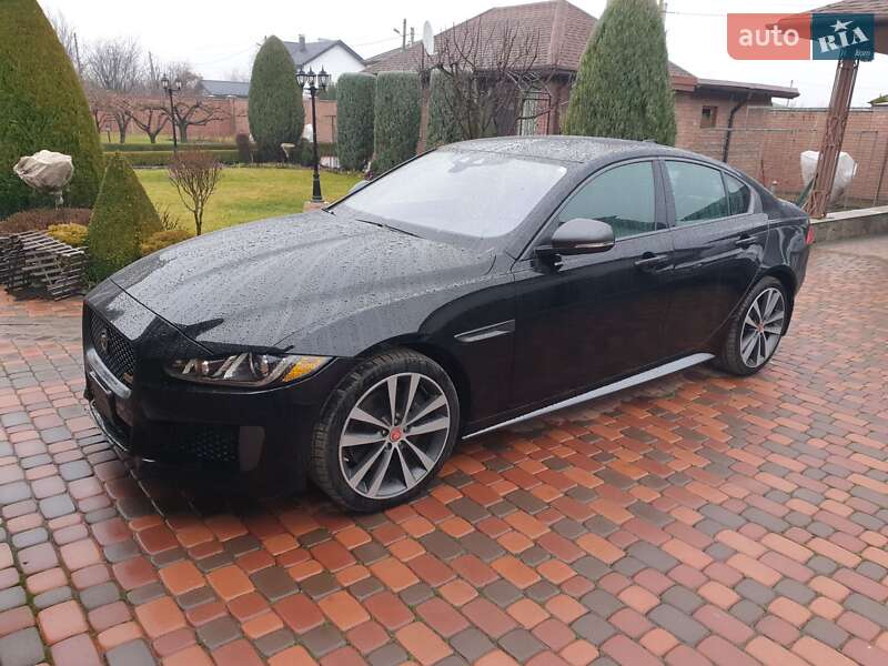 Jaguar Xe (2018)