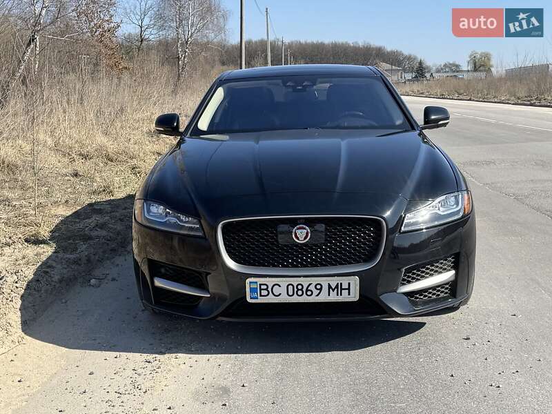 Jaguar Xf (2016)