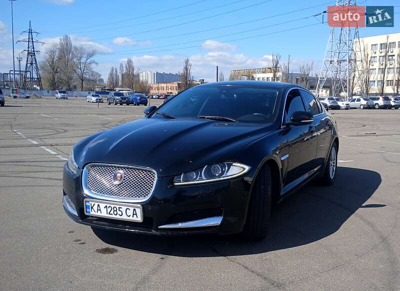 Jaguar Xf (2012)