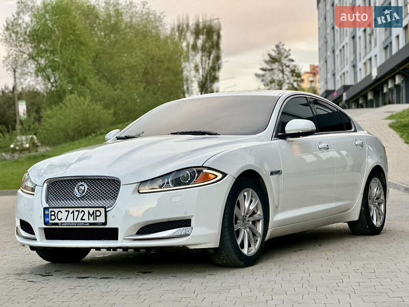 Jaguar Xf (2012)