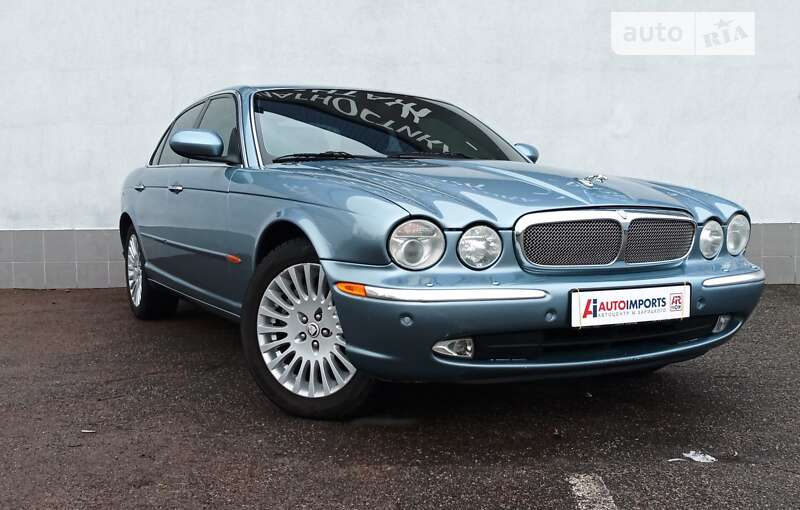 Jaguar Xj (2003)