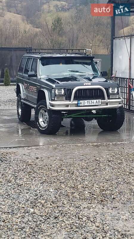 Jeep Cherokee (1992)
