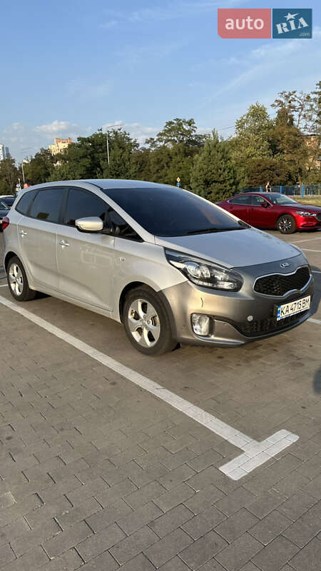 Kia Carens (2014)