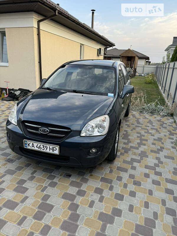 Kia Carens (2008)