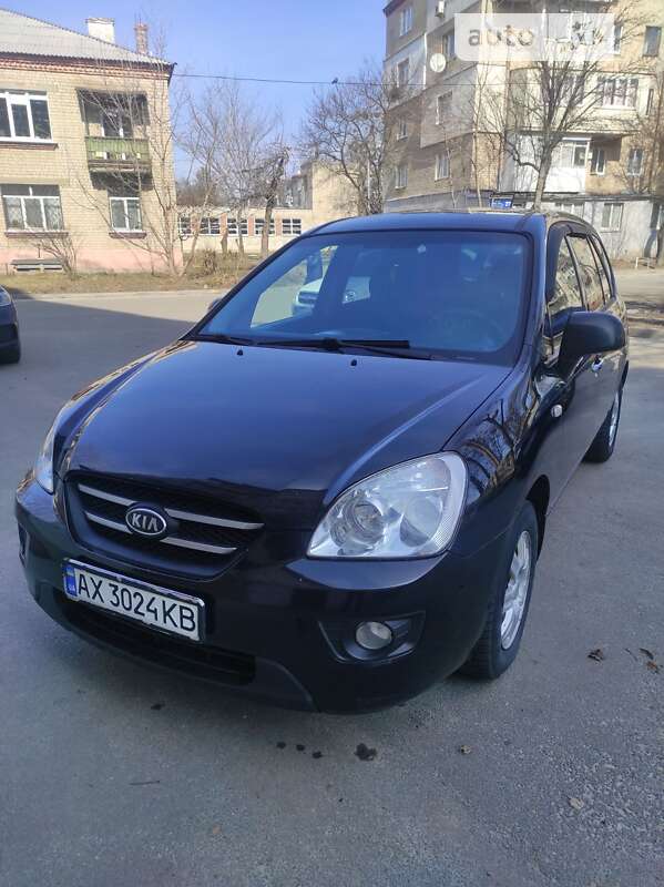 Kia Carens (2008)