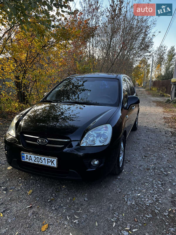 Kia Carens (2008)