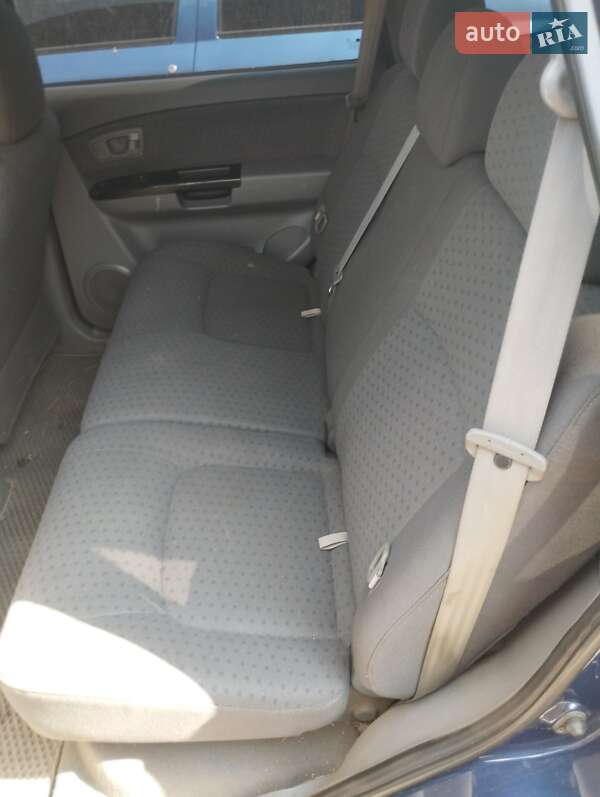 Kia Carens (2004)