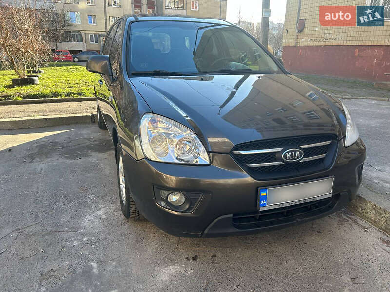 Kia Carens (2008)