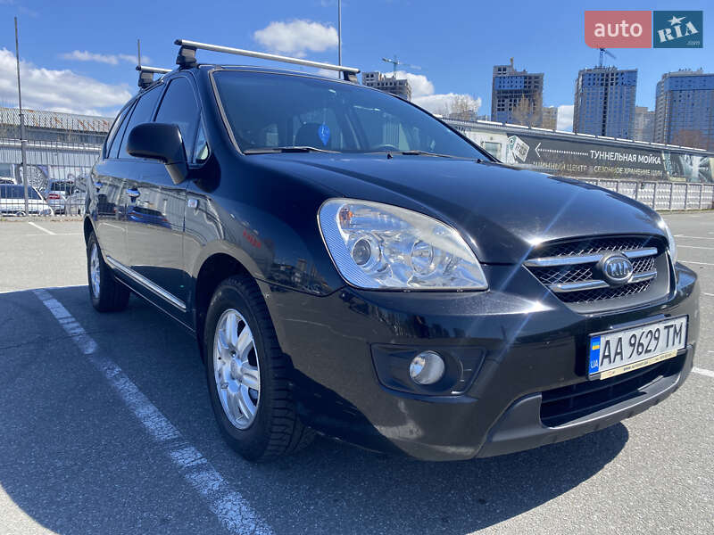 Kia Carens (2008)