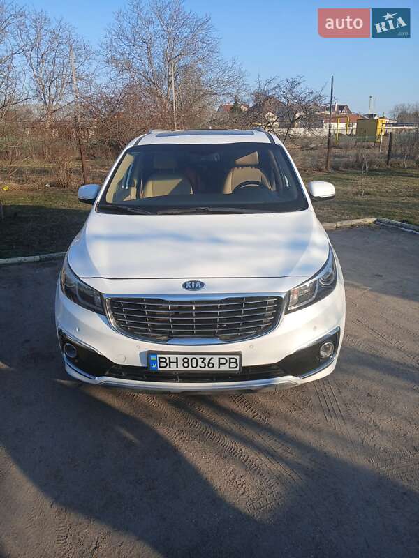 Kia Carnival (2017)