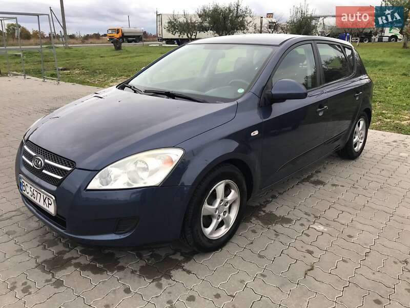Kia Ceed (2008)