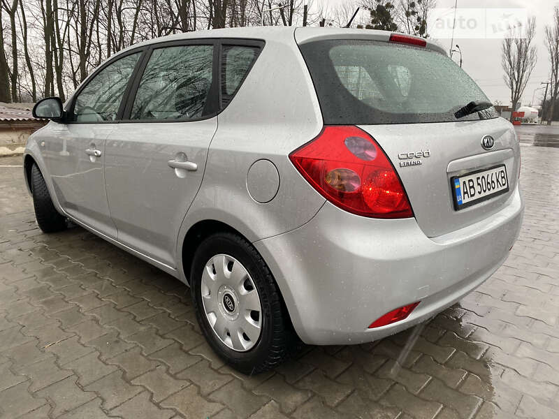 Kia Ceed (2008)