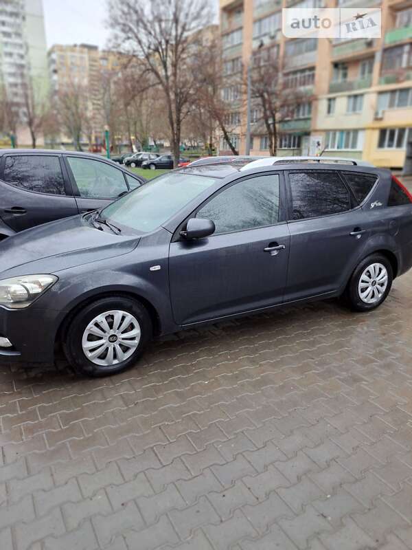 Kia Ceed (2010)