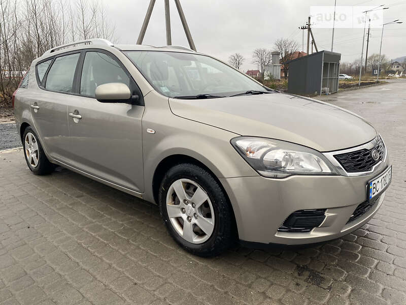 Kia Ceed (2010)