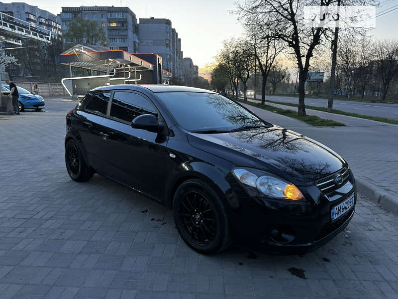Kia Ceed (2007)
