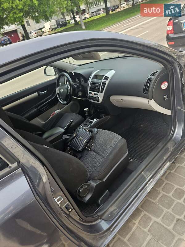 Kia Ceed (2008)