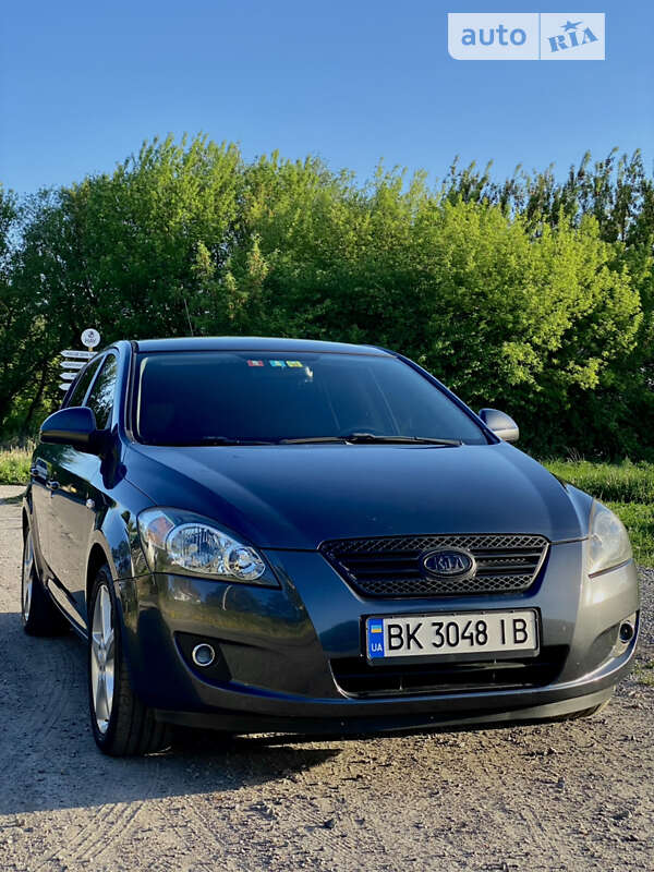 Kia Ceed (2008)