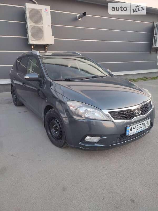 Kia Ceed (2010)
