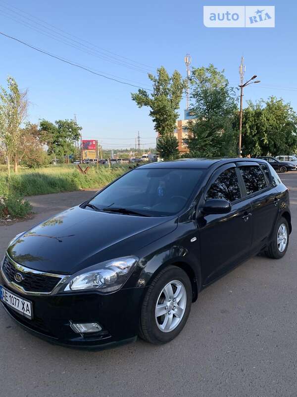 Kia Ceed (2010)