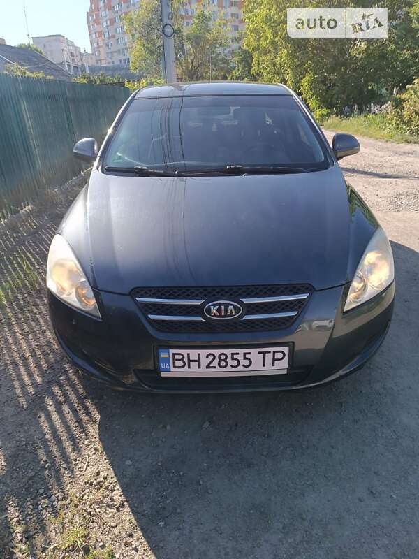 Kia Ceed (2008)