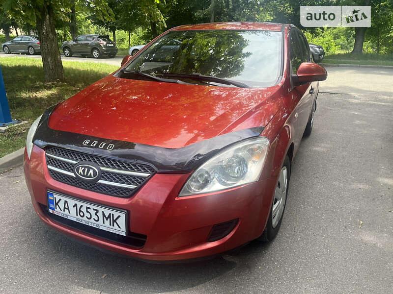 Kia Ceed (2008)