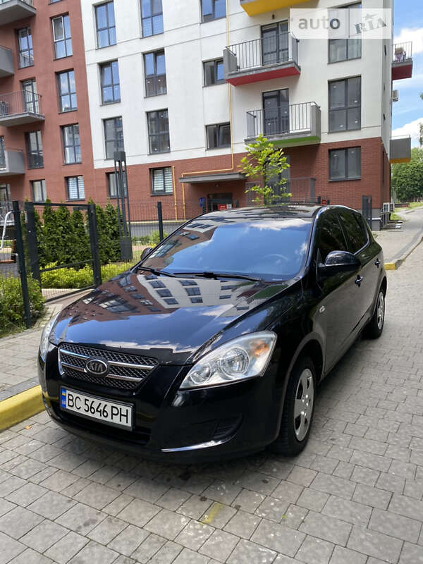Kia Ceed (2007)