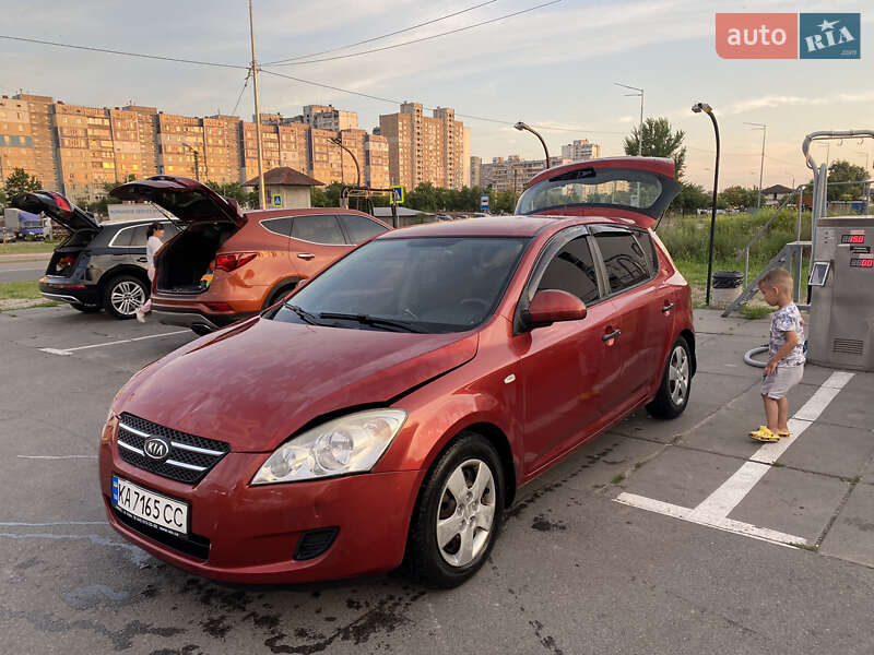 Kia Ceed (2008)