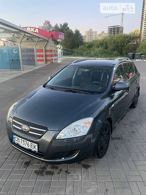 Kia Ceed (2008)