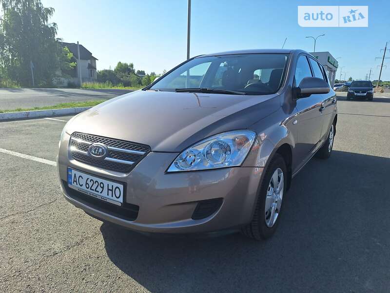 Kia Ceed (2008)