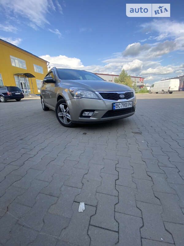 Kia Ceed (2010)
