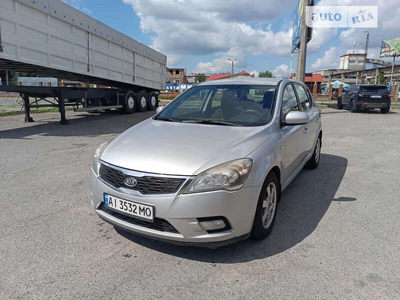Kia Cee'd (2010)