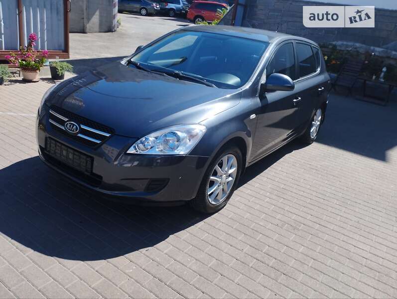 Kia Cee'd (2007)