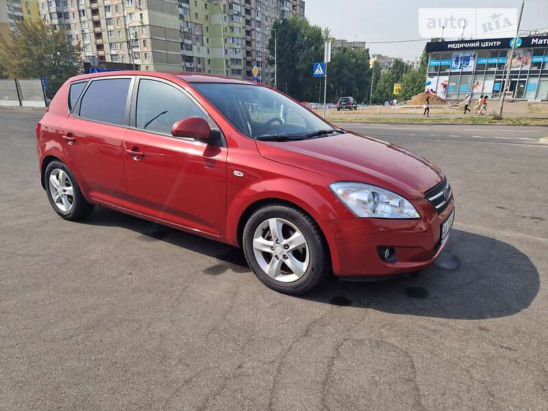 Kia Cee'd (2008)