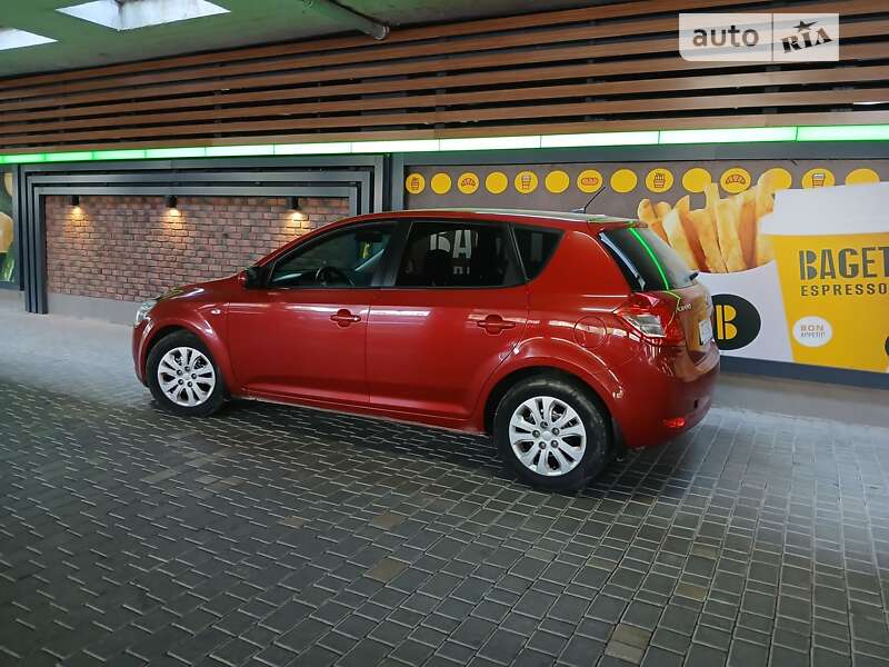 Kia Cee'd (2010)
