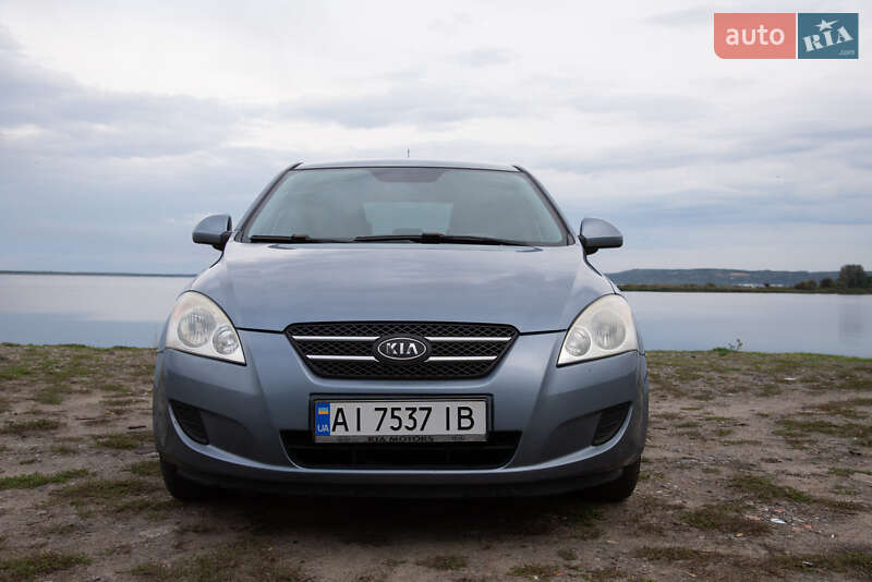 Kia Ceed (2007)