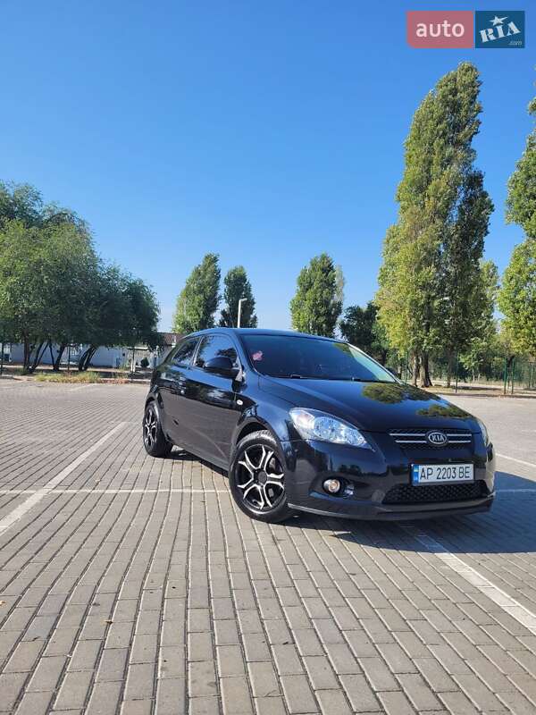 Kia Ceed (2008)