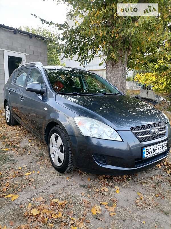 Kia Cee'd (2009)
