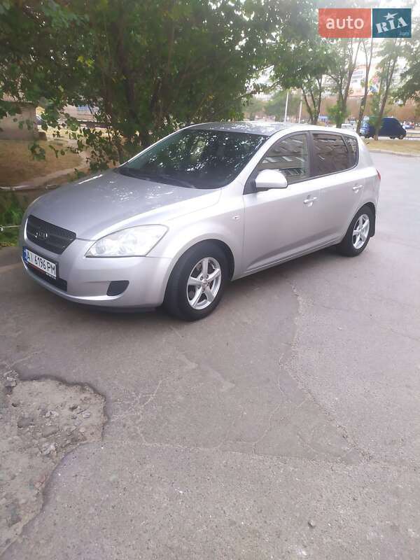 Kia Ceed (2008)