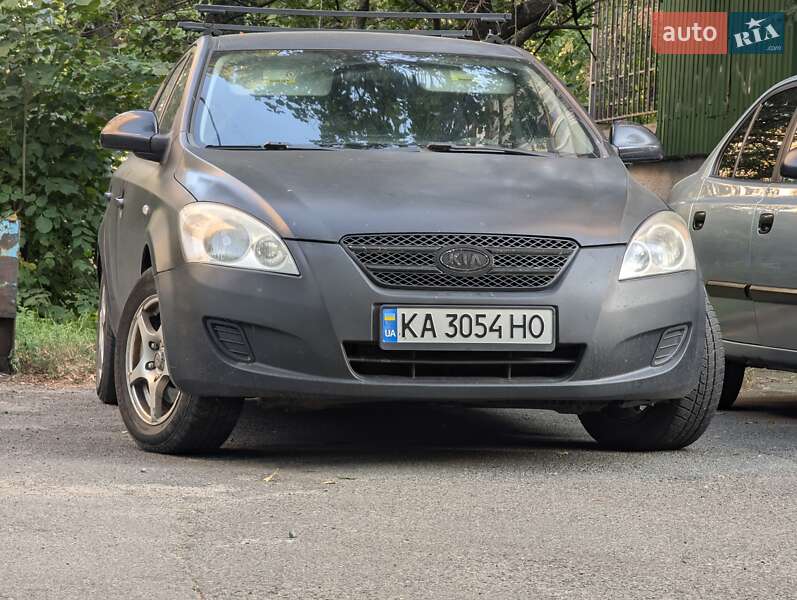 Kia Ceed (2008)