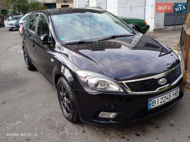 Kia Ceed (2010)