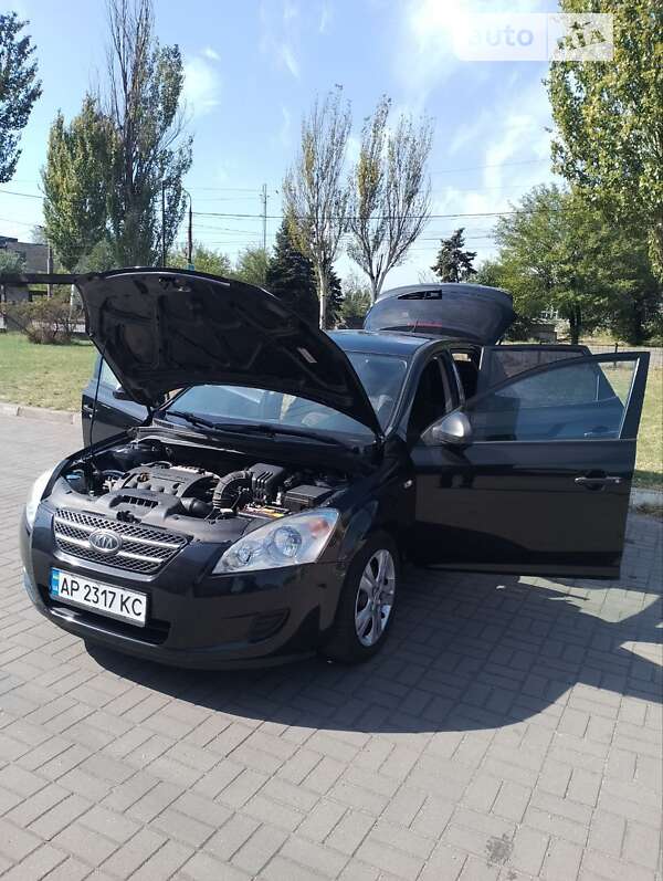 Kia Ceed (2008)