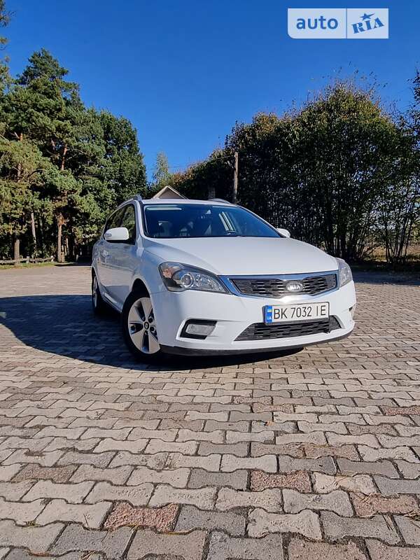 Kia Cee'd (2011)