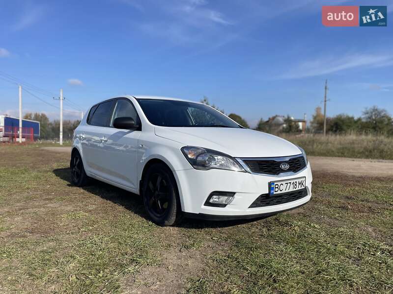 Kia Ceed (2011)