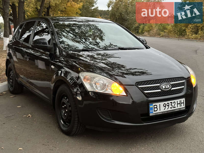 Kia Cee'd (2007)