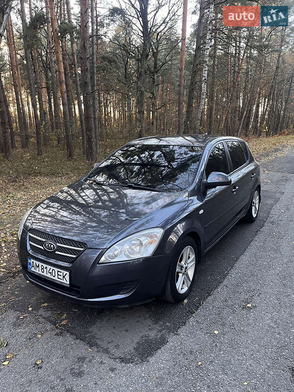Kia Ceed (2008)