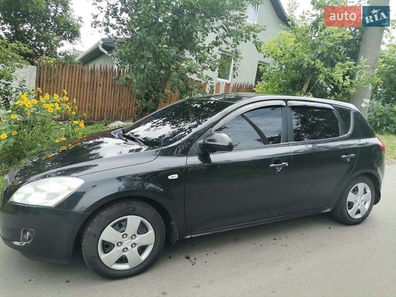 Kia Ceed (2008)