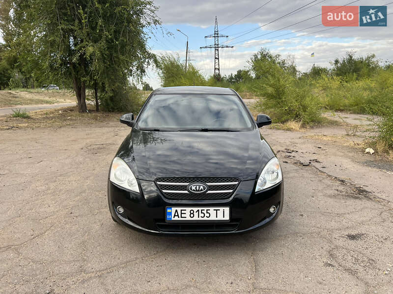 Kia Ceed (2008)